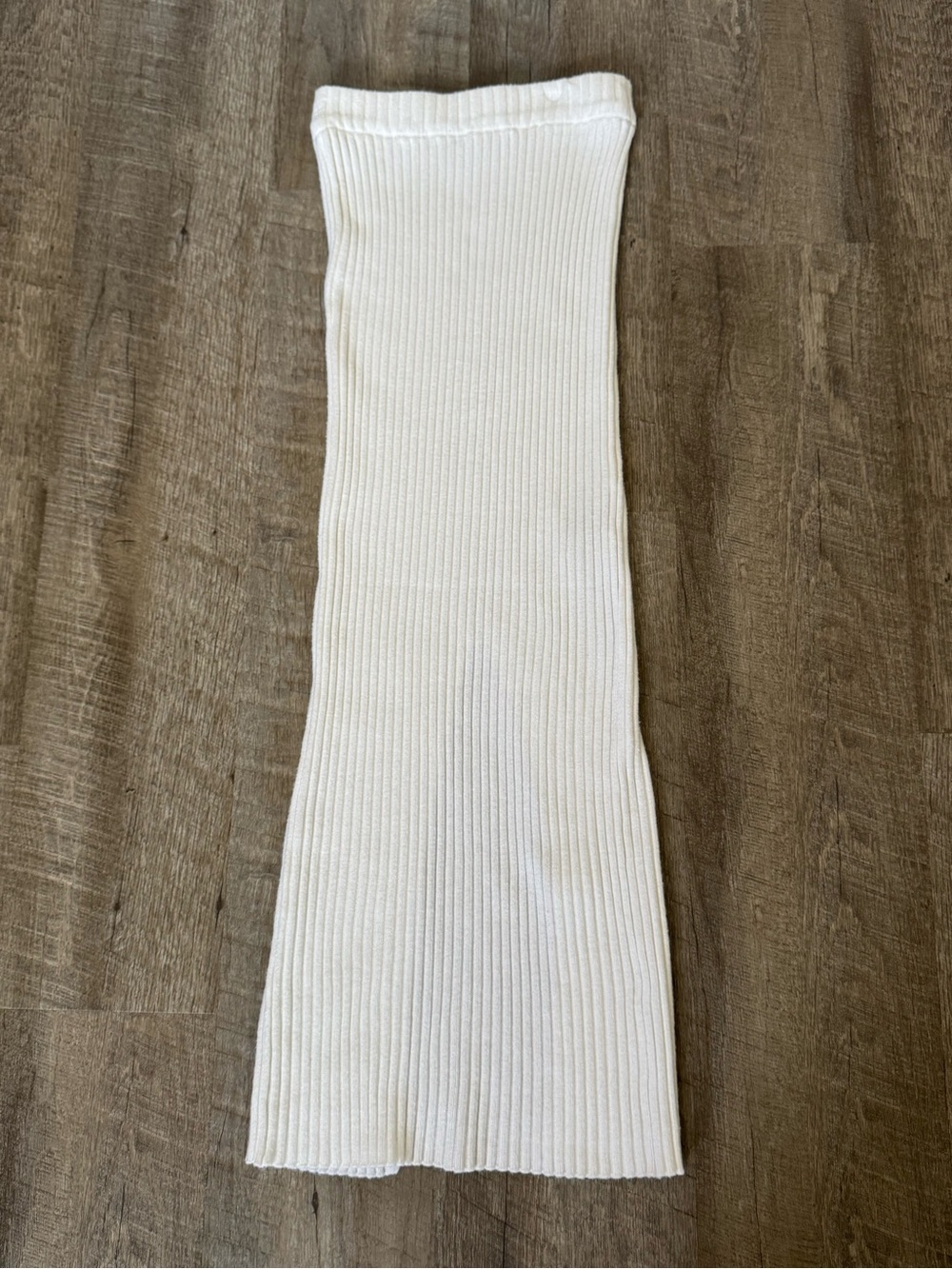 AMISU White Ribbed Knit Maxi Skirt with back slit, women’s 4, EU 34